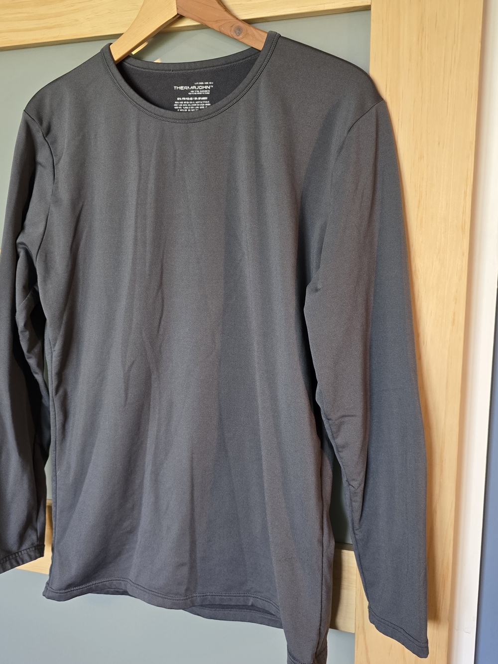 Lot Of 2 Men's Long Sleeve Crew Neck Shirt - Charcoal Gray & Navy